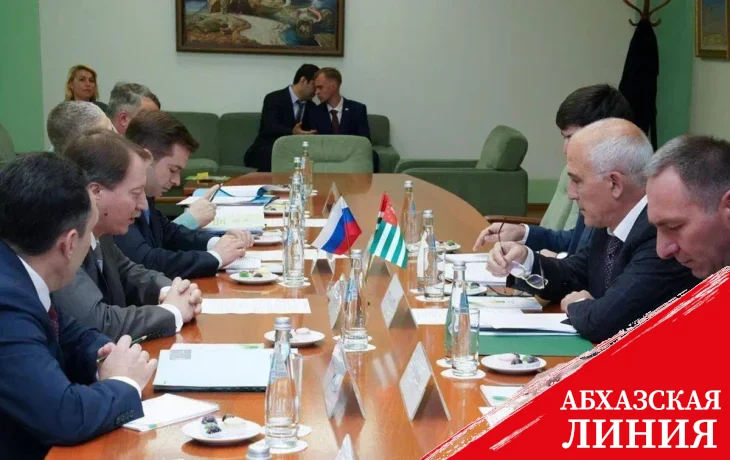 
Алиас Лабахуа
и Владимир Ивин обсудили актуальные вопросы взаимодействия таможенных органов Абхазии и России
