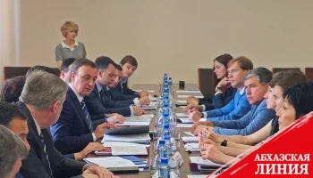 
Владимир Делба провел совещание по вопросам социально-экономического развития Абхазии
