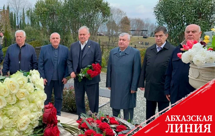 
В селе Джгярда почтили память второго Президента Абхазии Сергея Багапш
