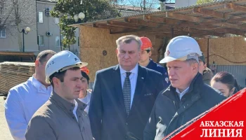 
Михаил Мурашко посетил строительную площадку Детской республиканской больницы в Сухуме
