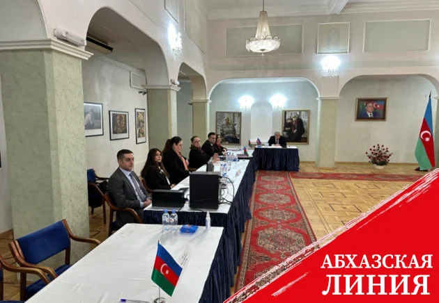 Выборы президента Азербайджана начались в России
