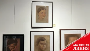 
Персональная выставка художника Руслана Чхамалия открылась в ЦВЗ

