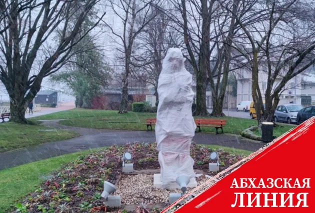 Французский курорт опроверг сообщения о сносе памятника Натаван
