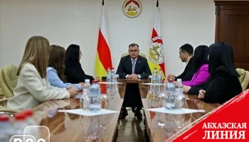 Президент Южной Осетии поздравил сотрудников Комитета госимущества и земельных отношений с профессиональным праздником