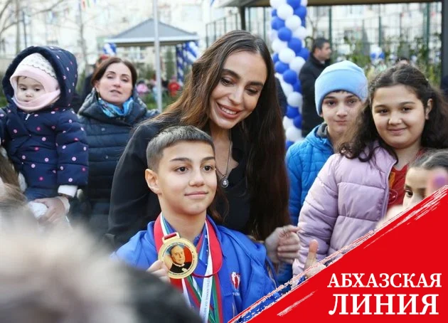 В Баку продолжается благоустройство дворов