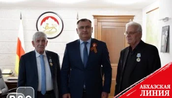 Алан Гаглоев встретился с народными художниками Республики Южная Осетия Магрезом Келехсаевым и Ирбегом Алборты