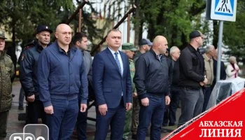Президент Южной Осетии посетил генеральную репетицию военного парада ко Дню Победы