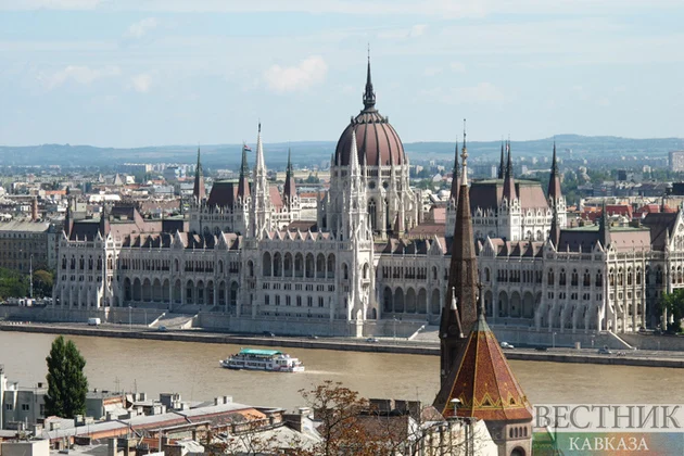 Венгерский премьер призвал не вводить санкции против Азербайджана