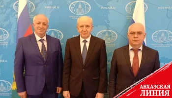 
Вопросы взаимодействия Абхазии с новыми российскими регионами обсудили Лев Квициния и Александр Лукашик
