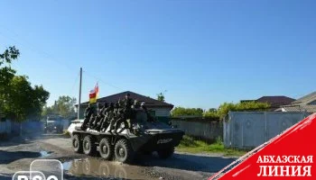 Бойцы СОБРа совершили 18-километровый марш-бросок на бронетехнике
