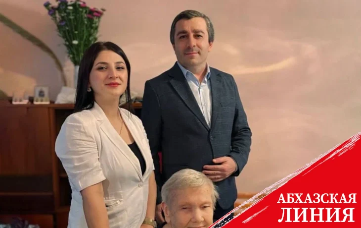 
Руслан Аджба поздравил ветерана Великой Отечественной войны Анну Панасенко со 100-летним юбилеем
