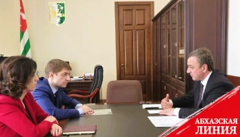 
Премьер-министр Владимир Делба принял ректора Северо-Кавказского федерального университета Дмитрия Беспалова
