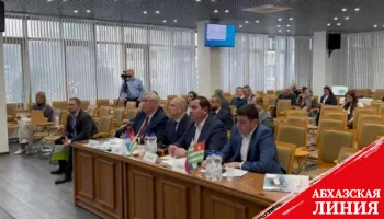 
Министр внутренних дел
Роберт Киут  ознакомился с  производством в инновационном  кластере «Зеленоград»
