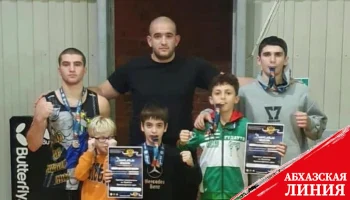 Две золотые, две серебряные и одну бронзовую медали завоевали абхазские тайбоксеры на Кубке Краснодарского края