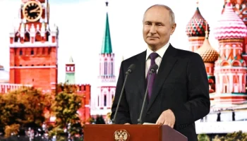 Владимир Путин поздравил Аслана Бжания с Днем Победы и Независимости