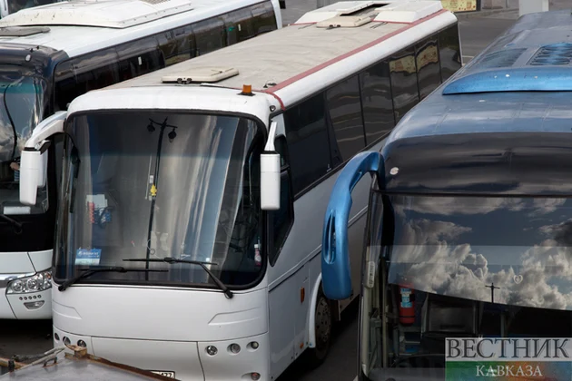 Баку дает автобусы уезжающим в Армению армянам Ханкенди