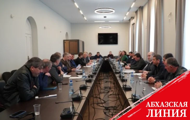
Депутаты предлагают освободить  от взимания акциза ввозимые в Абхазию виноматериалы
 
 
