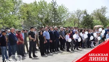 Президент Южной Осетии почтил память жертв Цинагарской трагедии