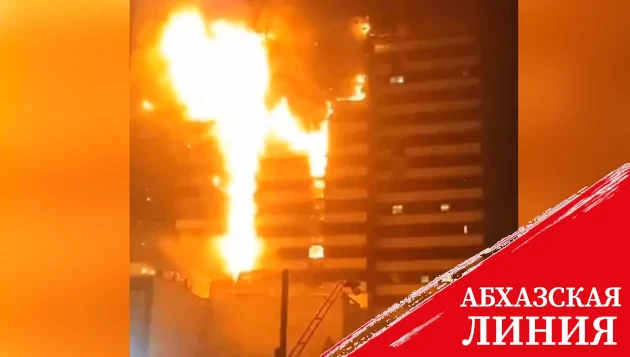 В Тегеране горят несколько этажей городской больницы