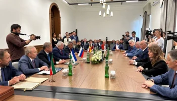 
Президент Аслан Бжания принял делегации, прибывшие в Абхазию на празднование Дня Победы и Независимости
