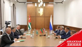 
Президент Абхазии принял делегацию из Татарстана
