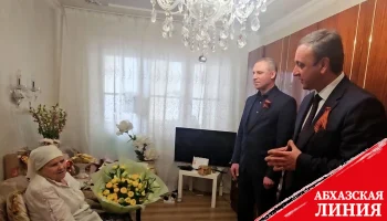 
Владимир Делба поздравил ветерана Великой Отечественной войны Марию Косолапову с Днем Победы

