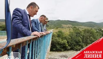 Президент Южной Осетии совершил инспекционный объезд по строящимся объектам