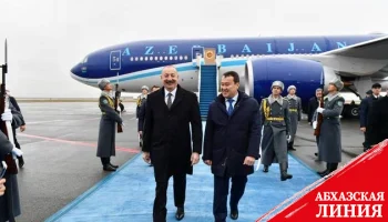 Ильхам Алиев прибыл в Астану