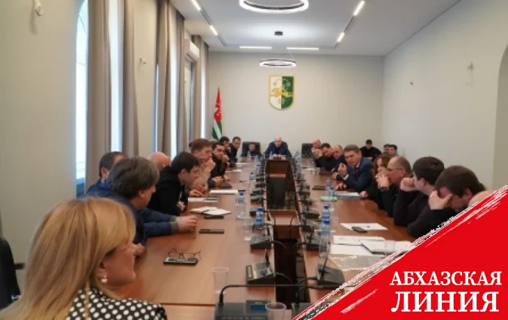 
Депутаты Парламента намерены контролировать ход решения проблем, возникших с поставками топлива в Абхазию
 
