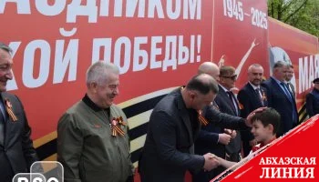 Президент Южной Осетии принял участие в флешмобе «Вальс Победы»