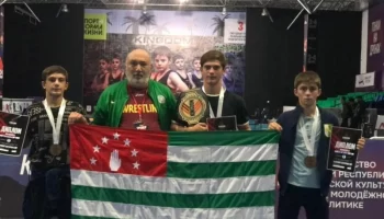 Леонид Аристава стал победителем открытого турнира по вольной борьбе в Чечне