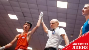 Константин Ахба стал серебряным призером турнира по боксу памяти заслуженного тренера России Леонида Пивоварова
