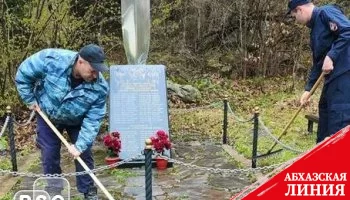 Сотрудники УВД Дзауского района благоустроили территорию памятника участникам ВОВ в селе Тли