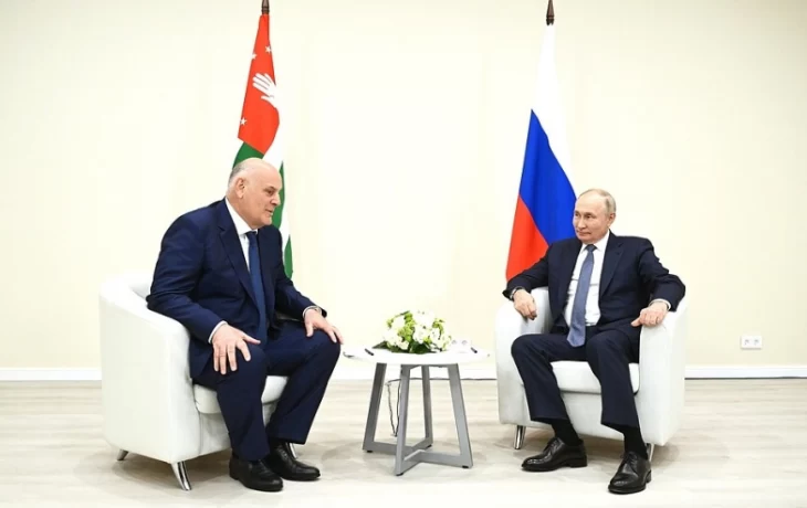 Владимир Путин: 64 региона Российской Федерации поддерживают отношения с Абхазией по очень разным направлениям