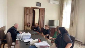 
Александр Анкваб встретился с представителями благотворительных организаций
