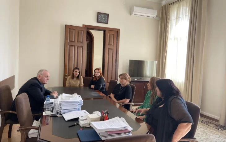 
Александр Анкваб встретился с представителями благотворительных организаций
