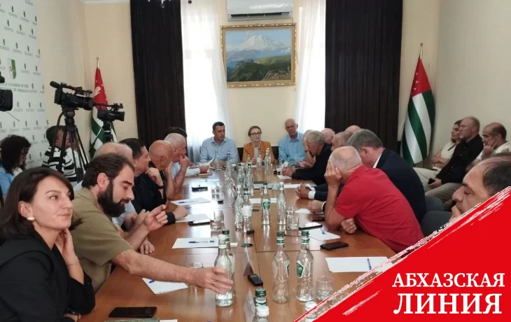 
Общественная палата и политические партии выступают за переход к смешанной системе выборов в Парламент

