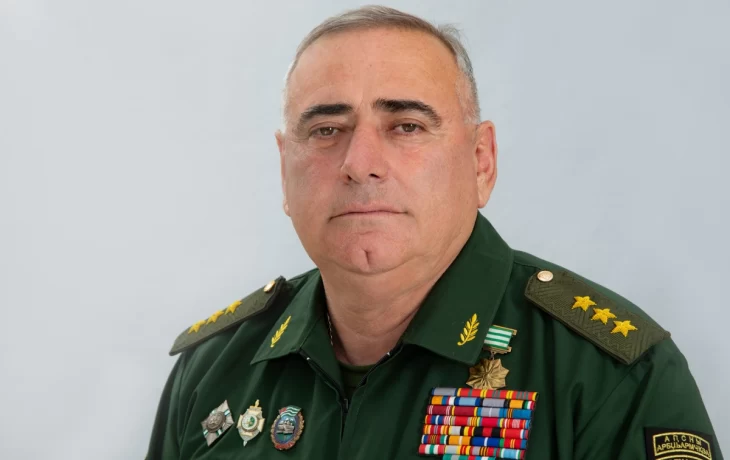 Министр обороны Владимир Ануа подписал приказы о награждении медалью «30 лет Победы в Отечественно