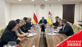 Президент Южной Осетии провел совещание по вопросам функционирования системы здравоохранения