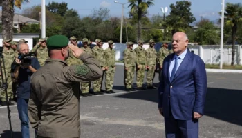 
Аслан Бжания поздравил подразделения ЦСН и ССОМ СГБ  Абхазии с Днем Победы
